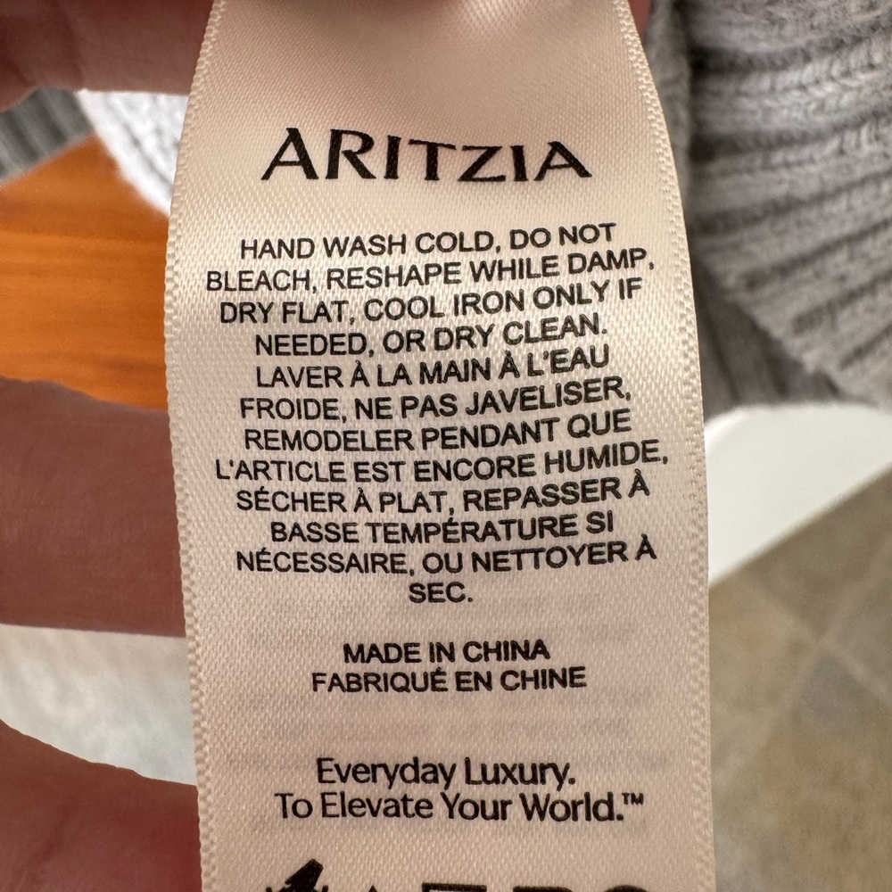 ARITZIA Sunday Best Women's Crewneck Cable Knit Wool Peggy Sweater - Picture 7 of 8